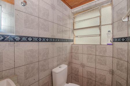 Banheiro de kitnet/studio para alugar com 1 quarto, 38m² em Cristo Redentor, Porto Alegre