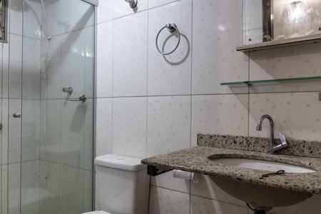 Banheiro da Suíte de casa para alugar com 3 quartos, 80m² em Nova Gameleira, Belo Horizonte