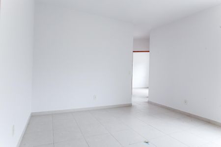 sala de apartamento à venda com 2 quartos, 70m² em Morro do Confisco, Contagem