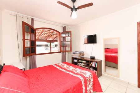 Casa à venda com 3 quartos, 200m² em Lindéia, Contagem