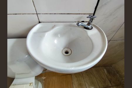 Banheiro de casa para alugar com 1 quarto, 40m² em Jardim Vila Formosa, São Paulo