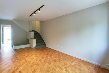 Sala de casa de condomínio para alugar com 2 quartos, 120m² em Pinheiros, São Paulo