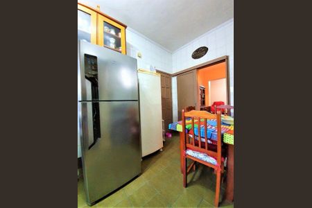 Cozinha de apartamento à venda com 3 quartos, 103m² em Floresta, Porto Alegre