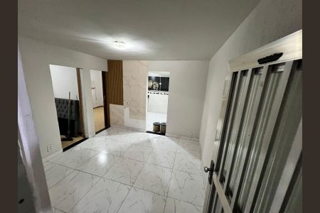 Sala de apartamento para alugar com 1 quarto, 42m² em Brás de Pina, Rio de Janeiro