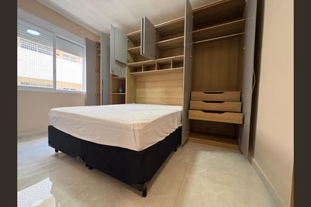 Quarto de apartamento para alugar com 1 quarto, 45m² em Gonzaga, Santos