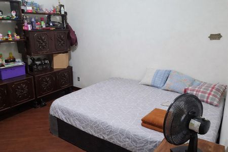 Quarto 2 de casa para alugar com 2 quartos, 140m² em Vila Romero, São Paulo