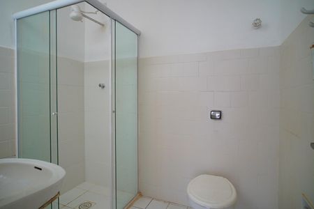 Banheiro de apartamento para alugar com 1 quarto, 52m² em Cristo Redentor, Porto Alegre