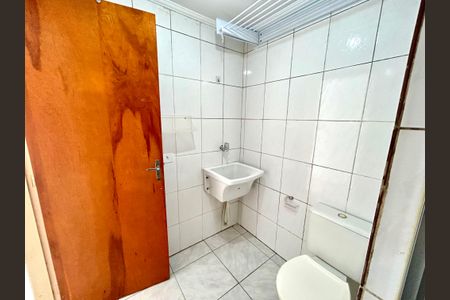 Banheiro e Área de Serviço de apartamento à venda com 1 quarto, 35m² em Jardim Santa Mena, Guarulhos
