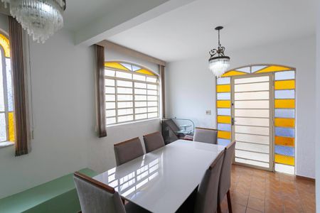 Sala de casa à venda com 4 quartos, 236m² em Arvoredo, Contagem