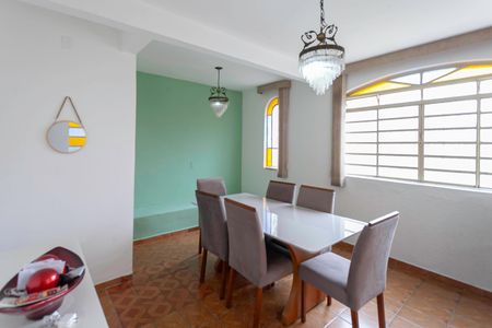 Sala de casa à venda com 4 quartos, 236m² em Arvoredo, Contagem