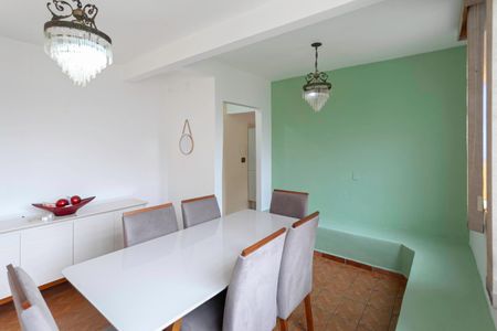 Sala de casa à venda com 4 quartos, 236m² em Arvoredo, Contagem