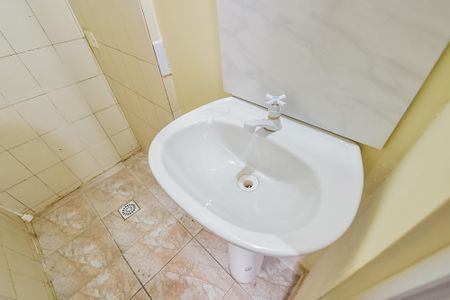 Banheiro de kitnet/studio para alugar com 1 quarto, 30m² em Vila Clementino, São Paulo