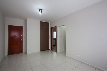 Sala de apartamento para alugar com 1 quarto, 43m² em Osvaldo Rezende, Uberlândia