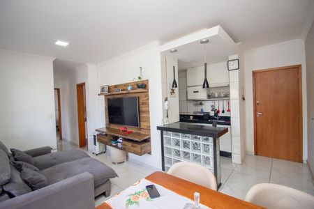 Sala de apartamento para alugar com 3 quartos, 71m² em Alvorada, Contagem
