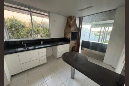 Cozinha de casa para alugar com 4 quartos, 200m² em Jardim Karaíba, Uberlândia