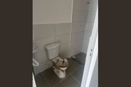 Banheiro de apartamento para alugar com 2 quartos, 40m² em Laranjal, São Gonçalo