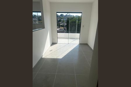 Sala de apartamento para alugar com 2 quartos, 40m² em Laranjal, São Gonçalo