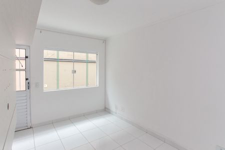 Sala de casa de condomínio à venda com 2 quartos, 125m² em Vila Nilo, São Paulo