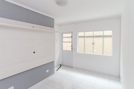 Sala de casa de condomínio à venda com 2 quartos, 125m² em Vila Nilo, São Paulo