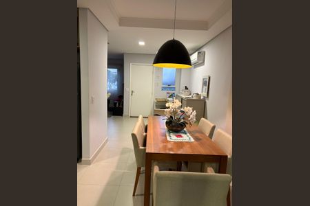 Sala de casa de condomínio à venda com 3 quartos, 170m² em Parque Jambeiro, Campinas