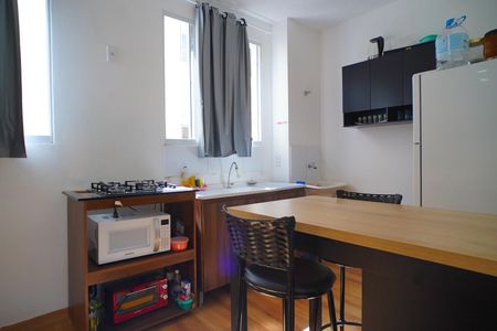 Cozinha de apartamento para alugar com 2 quartos, 40m² em Santa Fé, Porto Alegre