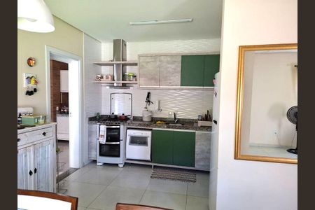 Cozinha de casa de condomínio para alugar com 3 quartos, 186m² em Hípica, Porto Alegre