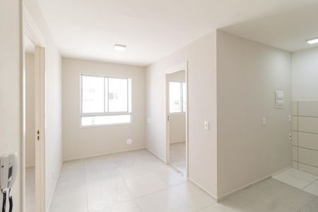 Sala de apartamento para alugar com 2 quartos, 39m² em Chacara Santa Lucia dos Ypes, Carapicuíba