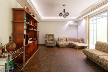 Sala de TV de casa para alugar com 6 quartos, 188m² em Portão, Curitiba