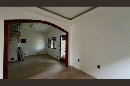 Casa à venda com 5 quartos, 130m² em Jardim Ivana, São Paulo