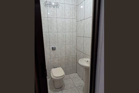 Banheiro de casa à venda com 3 quartos, 200m² em Jardim Popular, São Paulo