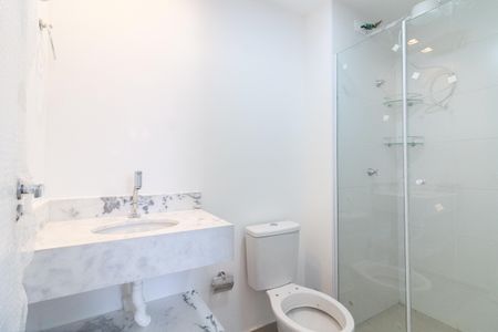 Banheiro de apartamento para alugar com 1 quarto, 24m² em Vila Lageado, São Paulo