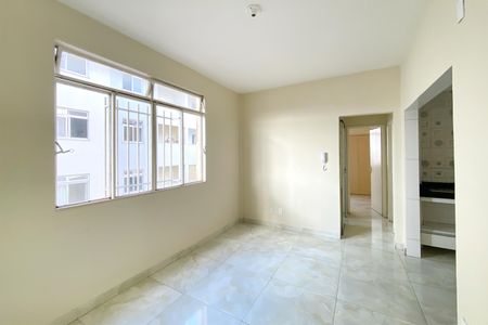 Sala de apartamento à venda com 2 quartos, 70m² em Nova Suíça, Belo Horizonte