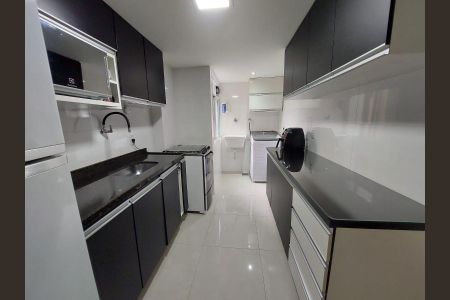 Cozinha de apartamento à venda com 2 quartos, 60m² em Imperial de São Cristóvão, Rio de Janeiro