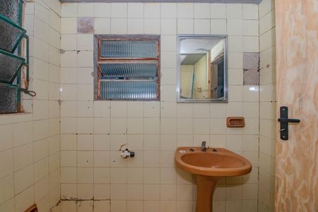 Banheiro de casa de condomínio para alugar com 1 quarto, 38m² em Sarandi, Porto Alegre