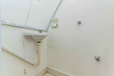 Banheiro 2 de apartamento para alugar com 2 quartos, 84m² em Santana, Porto Alegre