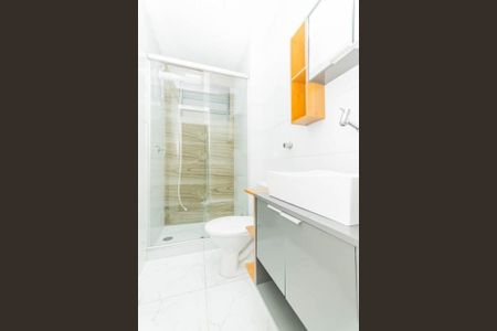 Banheiro de apartamento para alugar com 1 quarto, 52m² em Jardim Botânico, Porto Alegre