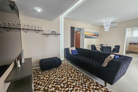 Sala de apartamento para alugar com 3 quartos, 133m² em Balneario Guarujá, Guarujá