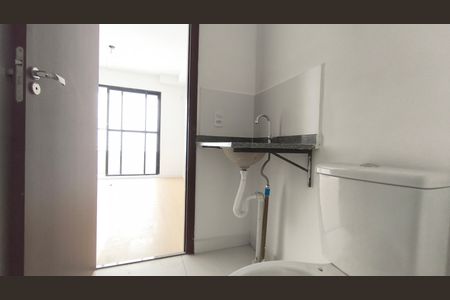 Banheiro de kitnet/studio para alugar com 1 quarto, 25m² em Ipiranga, São Paulo