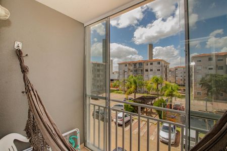 Sala - Varanda de apartamento para alugar com 3 quartos, 67m² em Humaitá, Porto Alegre