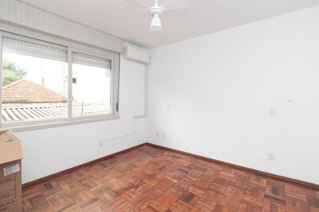 Quarto 1 de apartamento para alugar com 3 quartos, 80m² em Santo Antônio, Porto Alegre