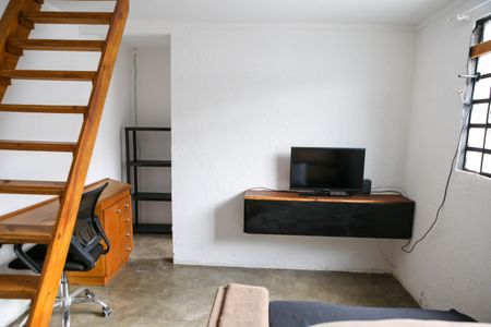 Sala de kitnet/studio para alugar com 1 quarto, 30m² em Vila Indiana, São Paulo