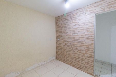 Quarto 1 de casa para alugar com 2 quartos, 450m² em Jardim Santo Estevao, Carapicuíba