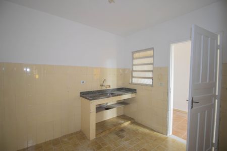 Cozinha de casa para alugar com 1 quarto, 48m² em Colubandê, São Gonçalo