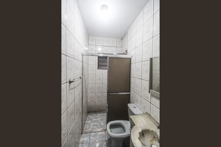 Banheiro de casa para alugar com 1 quarto, 36m² em Chácara Adriana Aparecida, Carapicuíba