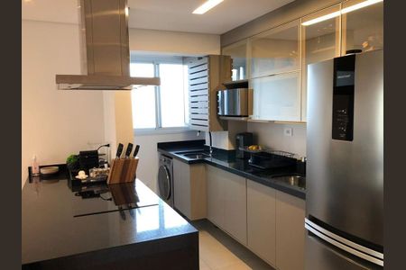 Cozinha de apartamento para alugar com 2 quartos, 67m² em Santana, São Paulo