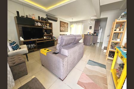 Sala de casa de condomínio para alugar com 3 quartos, 111m² em Igara, Canoas