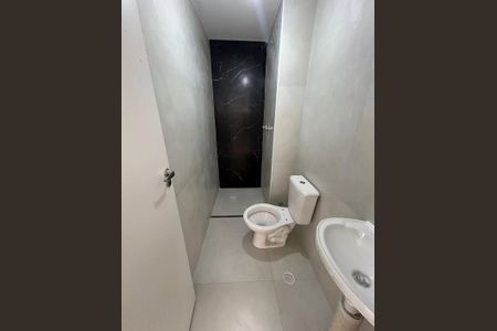 Banheiro de apartamento para alugar com 3 quartos, 120m² em Jardim da Glória, Vespasiano