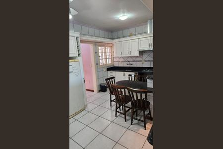 Cozinha de casa para alugar com 3 quartos, 310m² em São Luís, Canoas