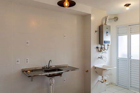Cozinha de apartamento para alugar com 2 quartos, 38m² em Jaguaré, São Paulo