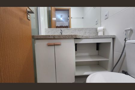 Banheiro de kitnet/studio para alugar com 1 quarto, 25m² em Amaralina, Salvador